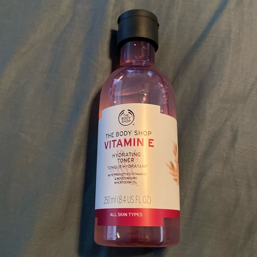 The Body Shop - Vitamin E Hydrating Toner - New